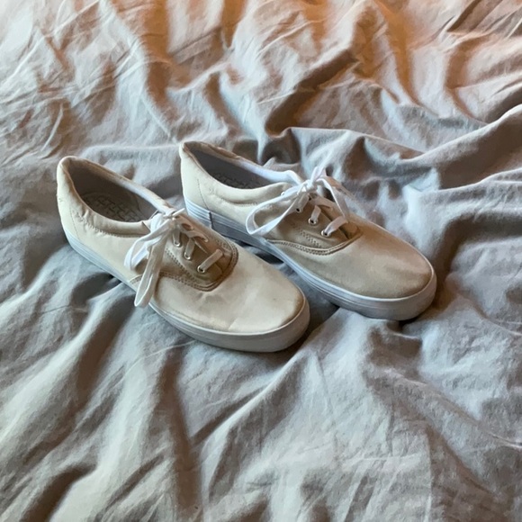 Grasshopers Sneakers - Picture 1 of 4